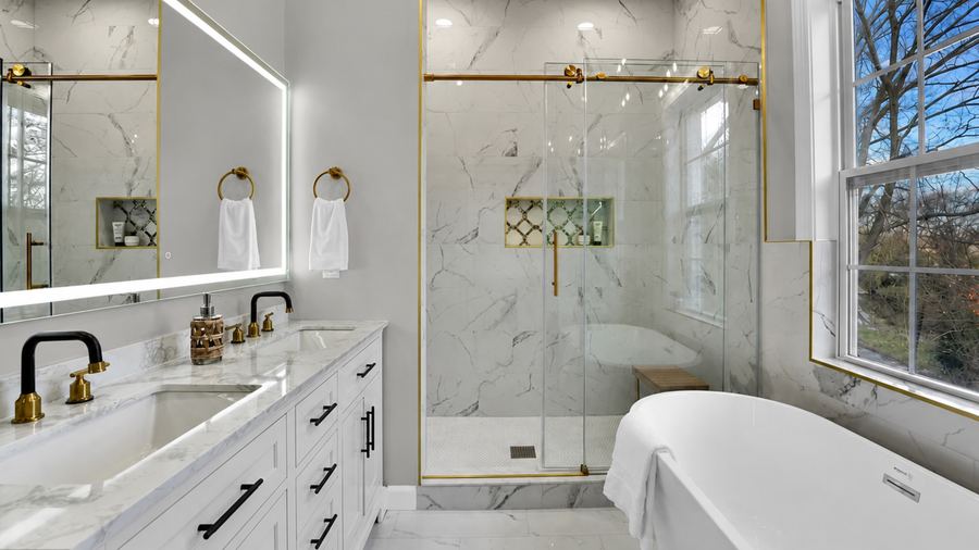 Monteiro Avenue — Bathrooms project by DFC Home Improvement