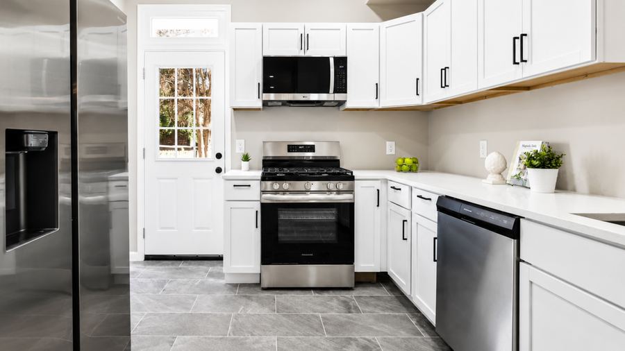 Elliott Street NE — Kitchens project by DFC Home Improvement