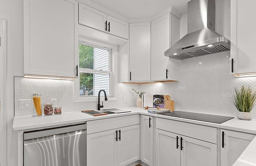 Row-Home Chef's Kitchen — Kitchens by DFC Home Improvement